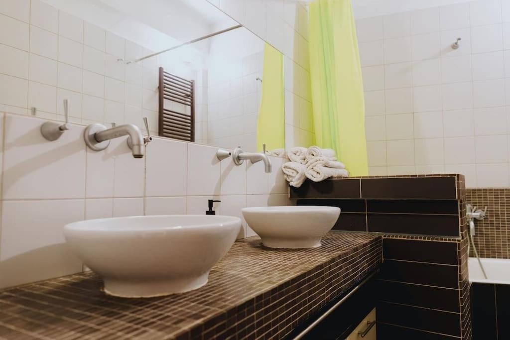 Cosy & Spacious Apartment Komotini
