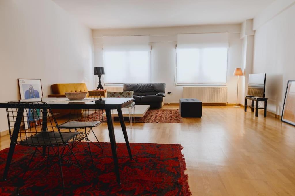 Cosy & Spacious Apartment Komotini